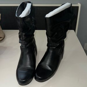 Ana lightly worn - black boots size 8.5W